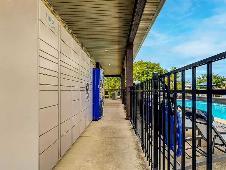 Sterling Park Apartments — Photo 21