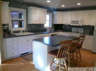 1723 Stagecoach Rd, Shakopee, MN 55379