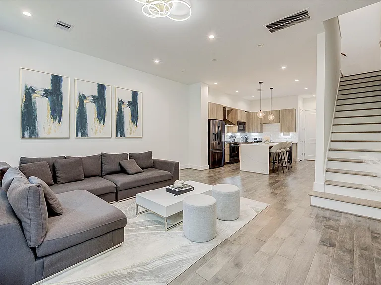 5839 Dolores St — Photo 12