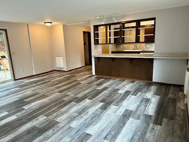 326 E 11th Ave — Photo 7