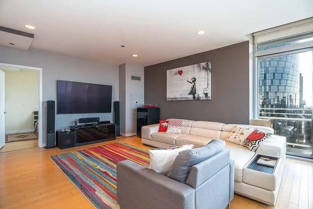 737 W Washington Blvd — Photo 4