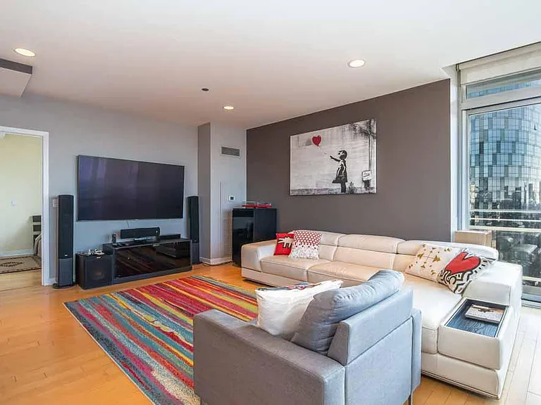 737 W Washington Blvd #1508 — Photo 4