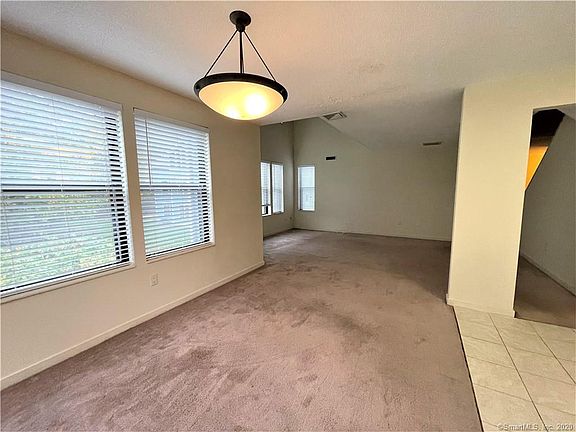 5th image of 3208 Whitney Ave #305