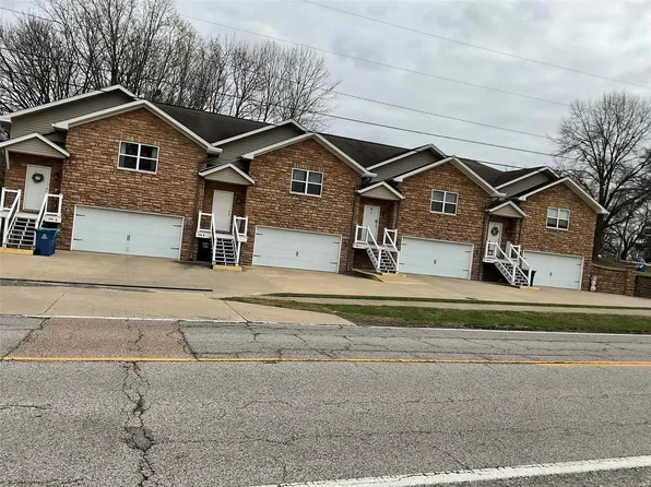 723 Sycamore St, Highland, IL 62249