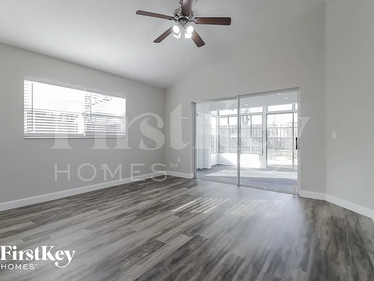 14844 Lady Victoria Blvd — Photo 4