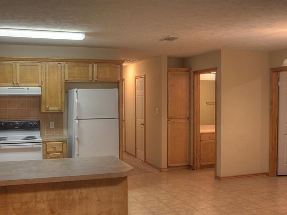5th image of 418 E 41st St