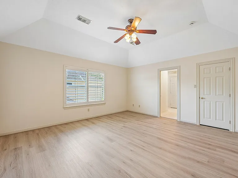 1611 Copperas Cv — Photo 27