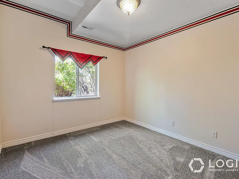9223 Silver Lake Dr — Photo 31