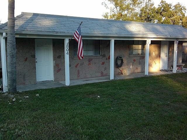 1st image of 802 SAINT PETERSBURG DRIVE W