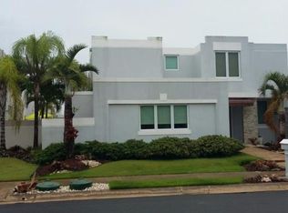 8009 Via Del Palmar, Toa Baja, PR 00949