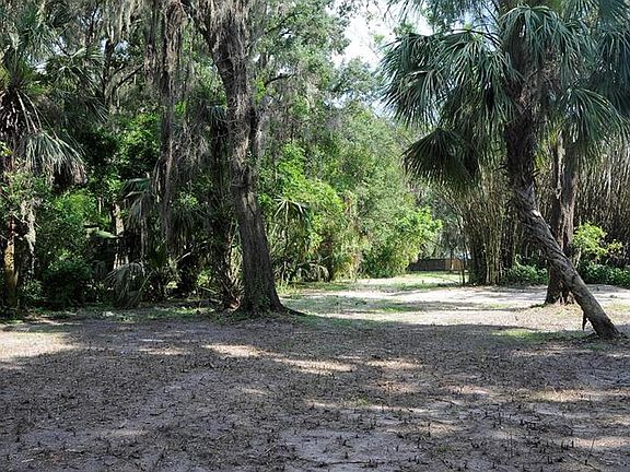 4th image of 4709 Indian Oak Blvd