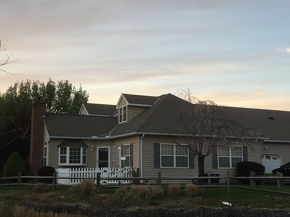 2nd image of 301 Homestead Ln