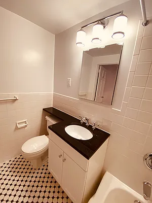 Rented by Metropolis Real Estate of Manhattan | media 12