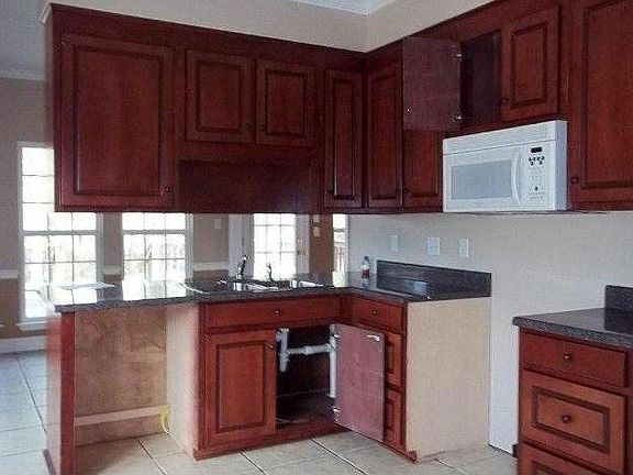 5th image of 196 McDonald Ct