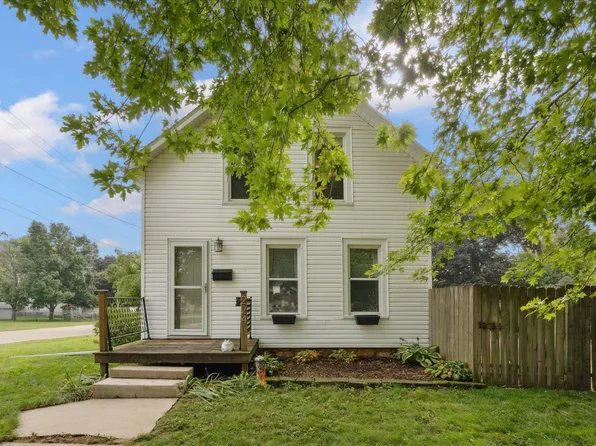 224 6th Ave, De Witt, IA 52742