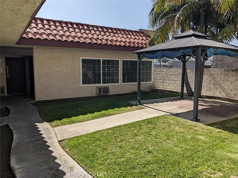 3300 W Orange Ave #6 — Photo 3