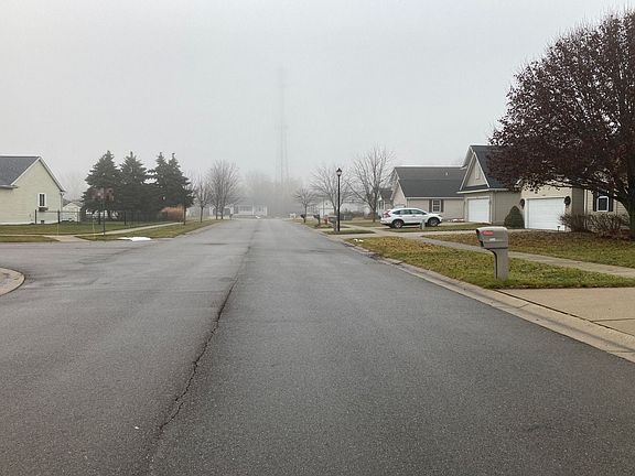 5th image of 1376 Yarrow Dr