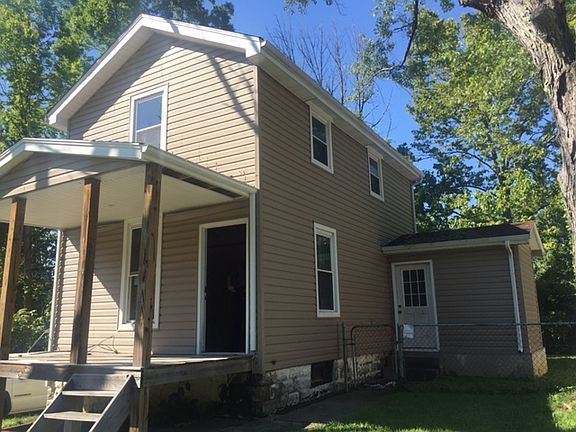 2nd image of 216 Grand Ave