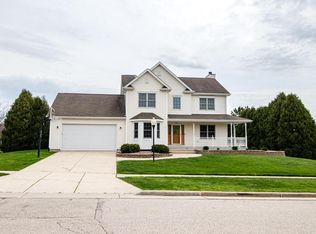 626 Heron Dr, Mukwonago, WI 53149