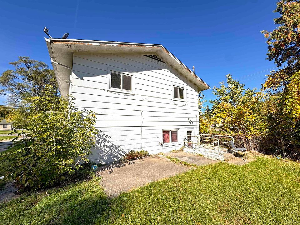 16th image of 3088 Schaefer St