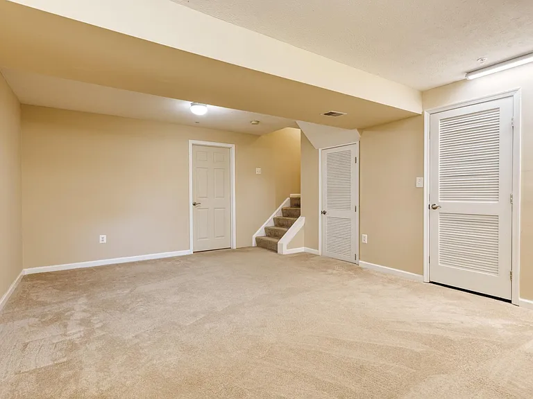 490 Crestridge Way — Photo 24
