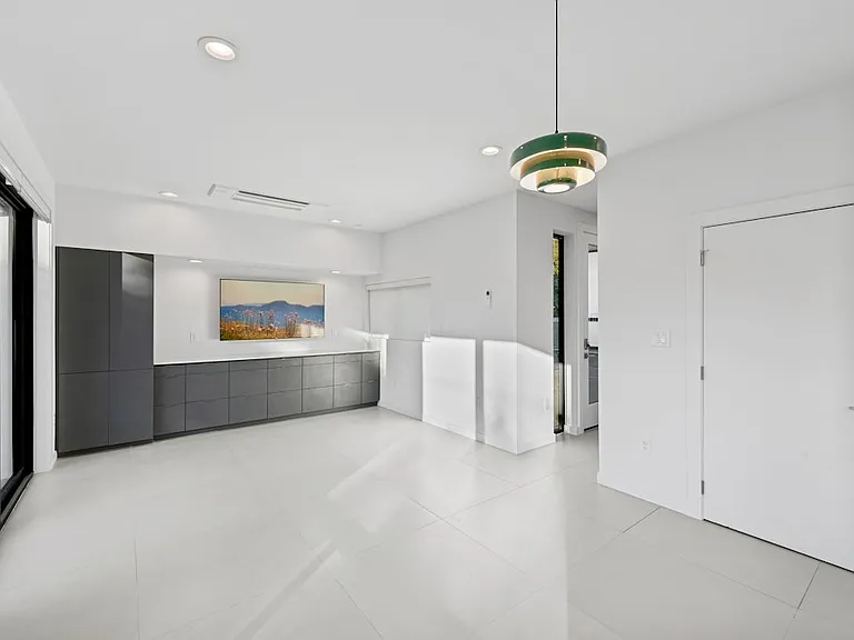 1915 Robbins Pl — Photo 13