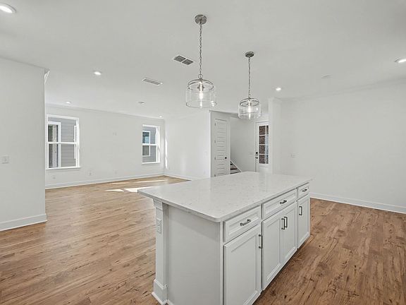 4th image of 1208 Wallace Way