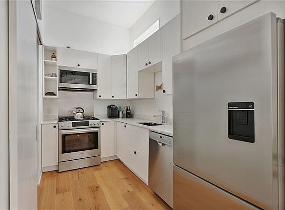 4th image of 455 9th St #A