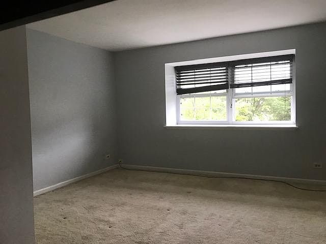 2nd image of 5400 Carriageway Dr APT 317