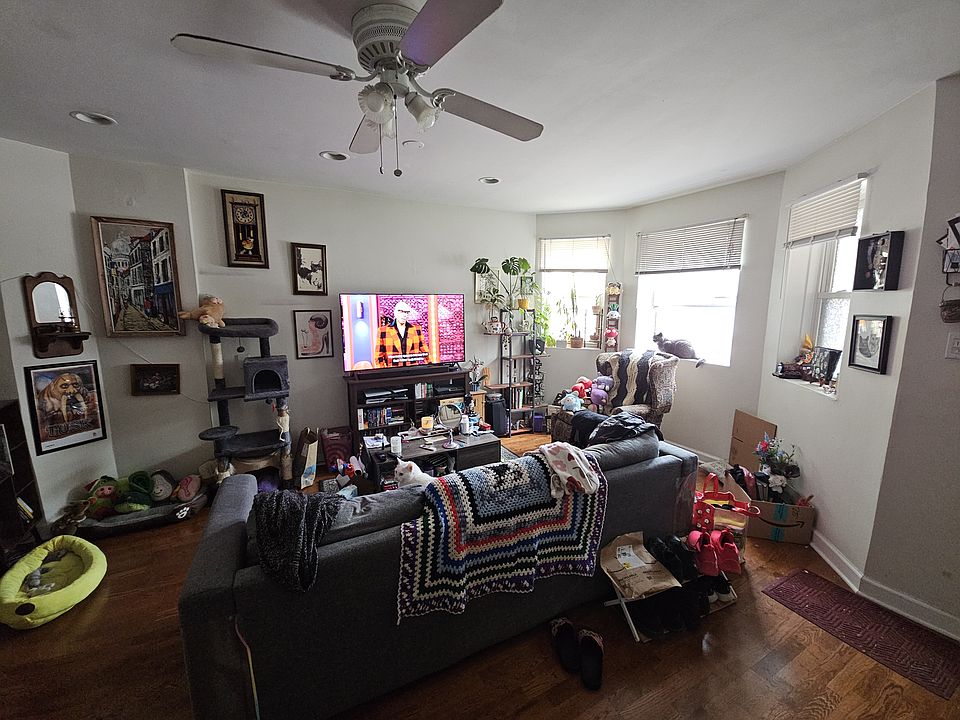 1st image of 2314 W Armitage Ave