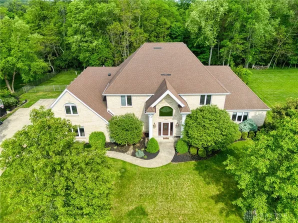 1656 Fox Trl, Bellbrook, OH 45305