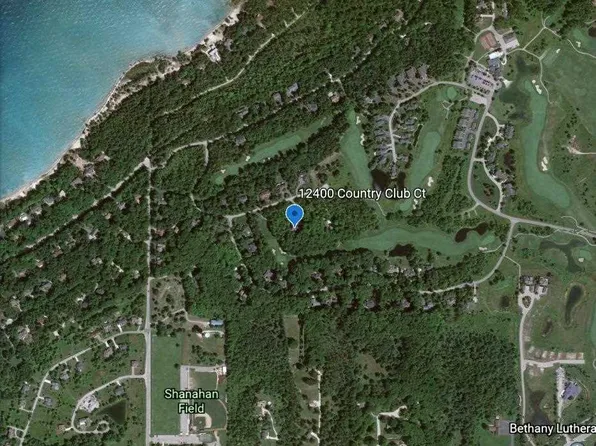 12400 Country Club Court, Charlevoix, MI 49720