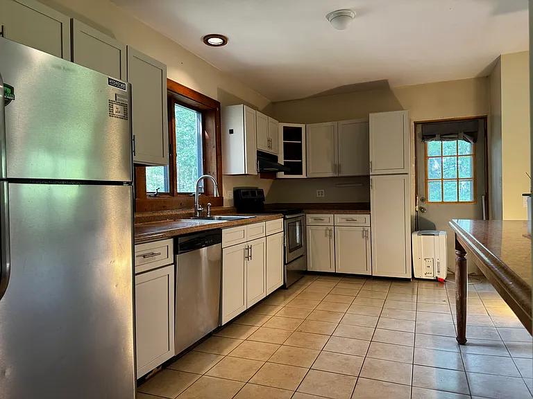 10 Barnstead Rd — Photo 4
