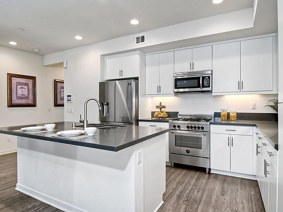 2nd image of 1569 Vista Del Mar Way Unit 2
