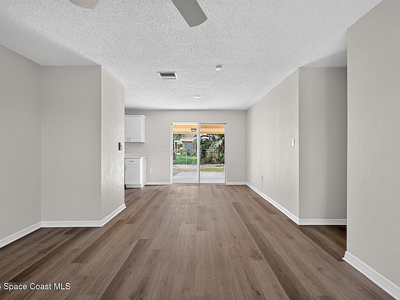 2nd image of 1856 Jackson Ave