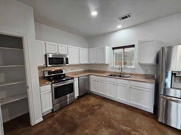 3rd image of 207 Starr St