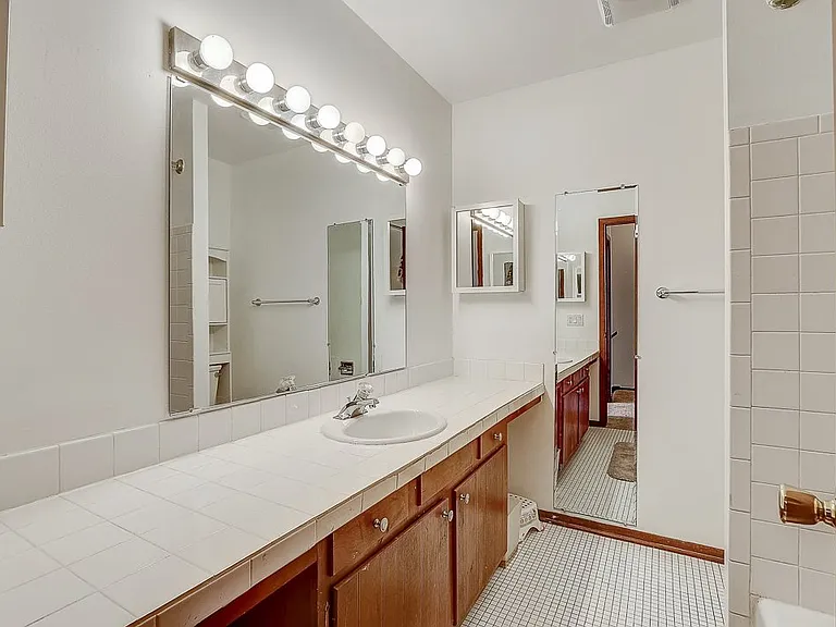 40 N Lakewood Gardens Ln — Photo 7