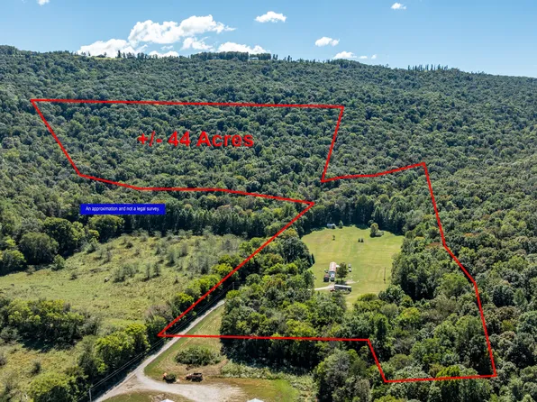 585 Deep Hollow Ln, Winchester, TN 37398