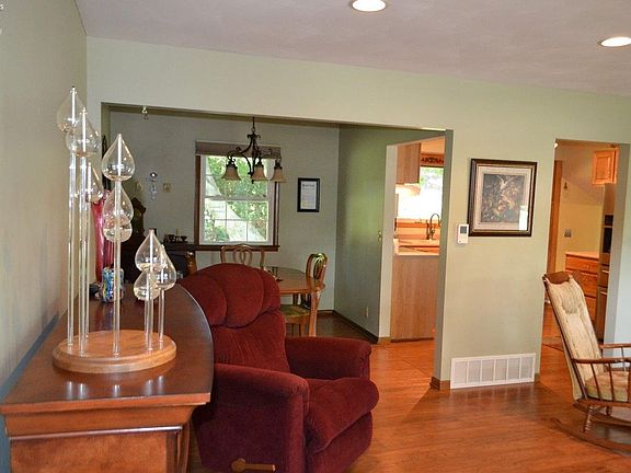4th image of 4612 Kingsley Cir E