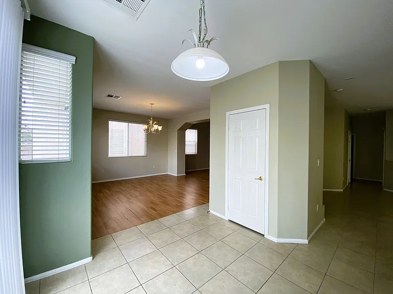 172 Flying Hills Ave — Photo 8