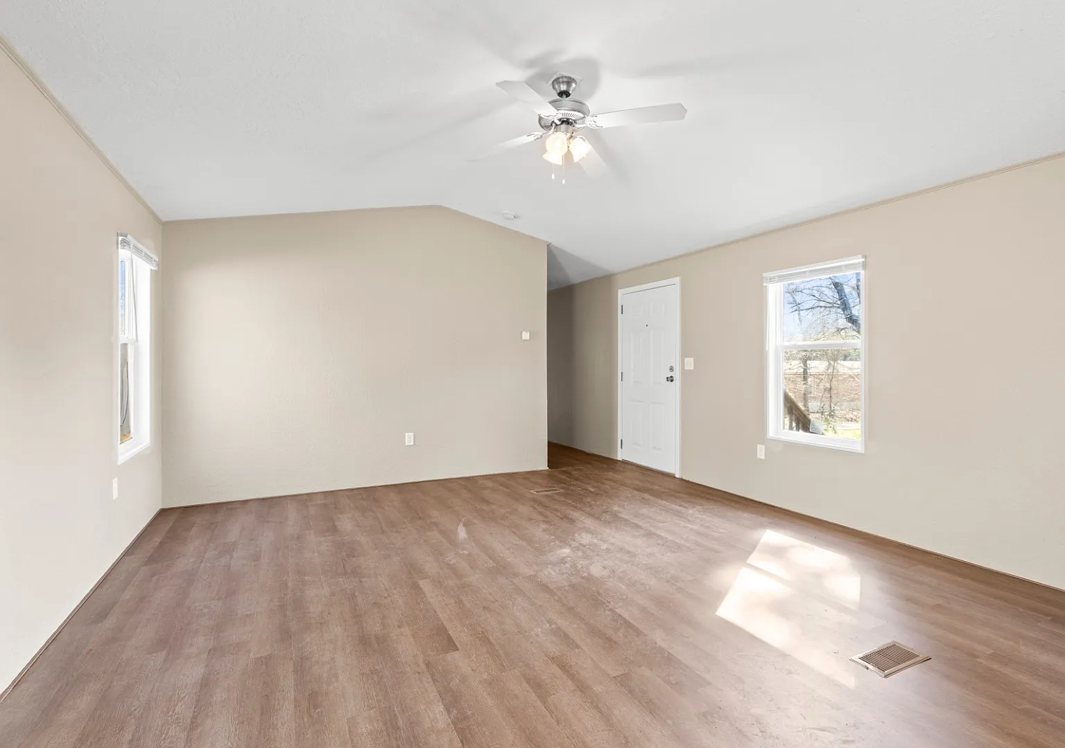 15704 Country Way — Photo 3