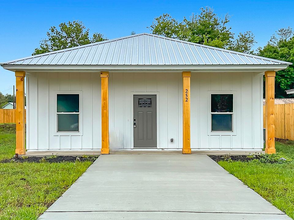 1st image of 252 Jackson Blvd