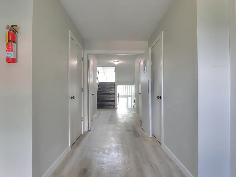 2480 N Graceland Ave #8 — Photo 7