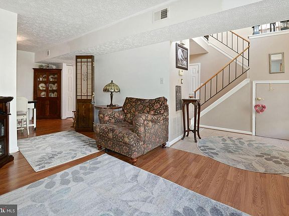 3rd image of 6124 Hoskins Hollow Cir