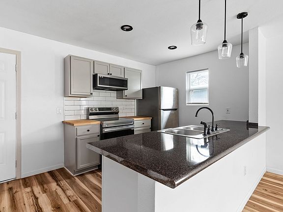 4th image of 710 Parmer Ave #B