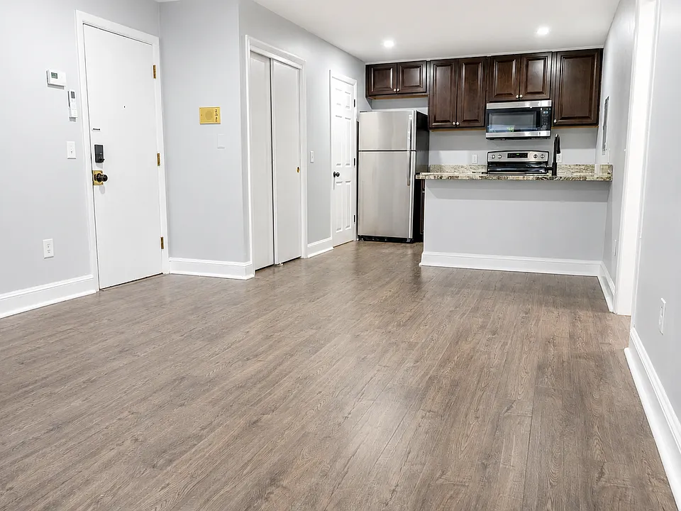 225 S Main St #5