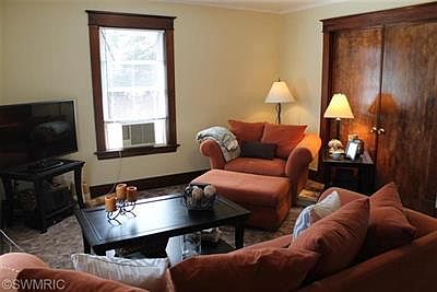 4th image of 604 Harlan Ave NE #2