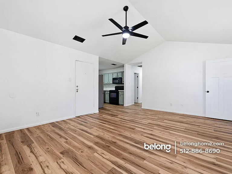 3103 Honeysuckle Cir #B — Photo 5