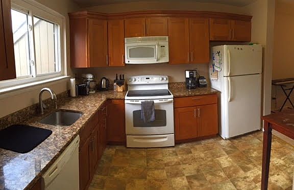 Granite counter tops, dishwasher