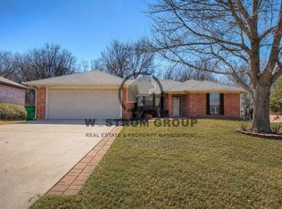605 Valleyridge Ct, Decatur, TX 76234